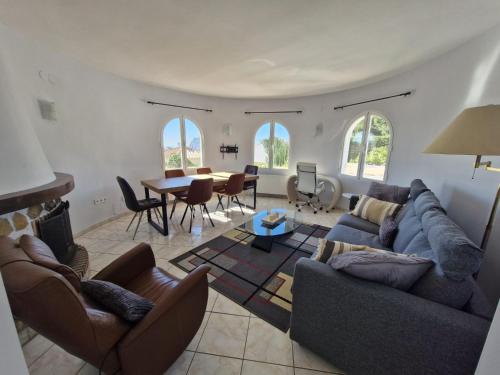 Casa Vista peñón by Theka Services