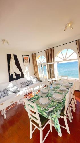 Apartamento con jardín a 11 metros de la playa. CG.
