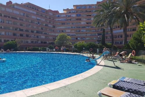ESTUDIO GRISLAND POOL