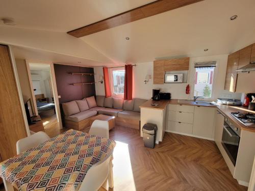 Chez Maya 2 chambres dont suite parentale et 2 salles de bain dans camping 4 étoiles
