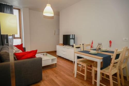 Lovely apartment , center,near beach Parking free