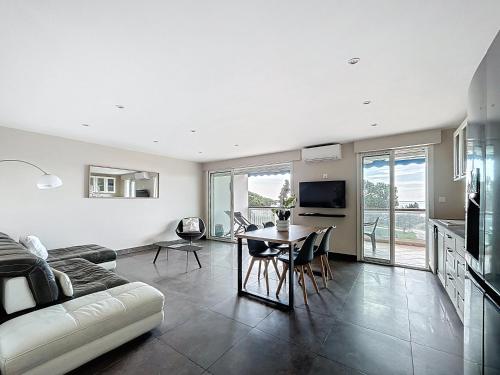 En première ligne Vue Mer Appartement tout confort climatisé 2 chambres avec parking