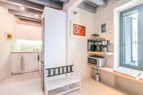 AVLI Central Athens Hideaway Walk to All Attractions