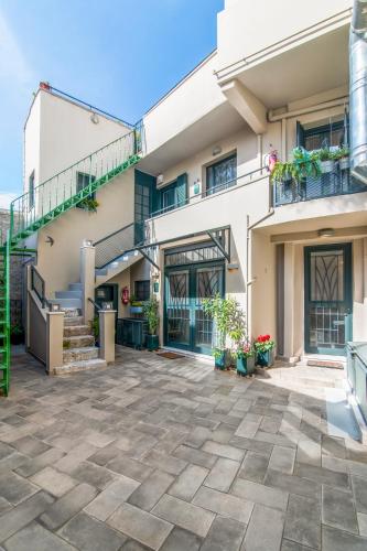 AVLI Central Athens Hideaway Walk to All Attractions
