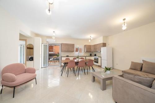 City Vibes Apartments 6