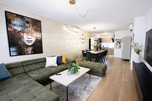 Capsula Luxury Stay - Garden Lounge, Grill and Free Parking