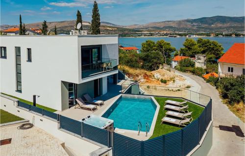 Gorgeous Home In Arbanija