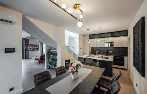 Gorgeous Home In Arbanija