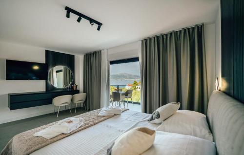 Gorgeous Home In Arbanija