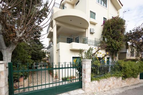 Loggia Alfresco Apartment