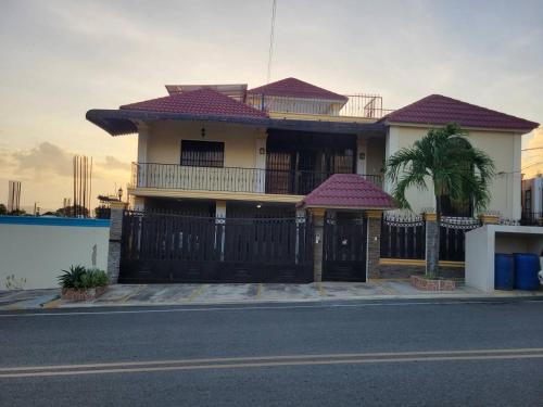 Three Bed Room Next to Colinas Mall near monumento