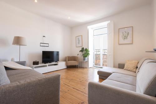 Large Central Penthouse 3 bath, sleeps 14 wAC