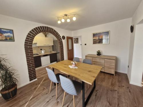 Apartments with parking space Rovinj - 22525