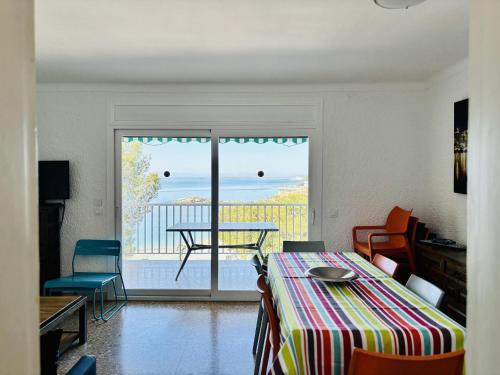 Apartamento con Terraza a 1 min de Playa Almadrava y Parking - ES-258-44