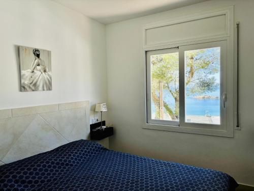 CORSARIO. Apartamento con Terraza a 1 min de la Playa de Almadrava - ES-258-70