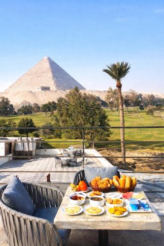 Glow Pyramids View Hotel