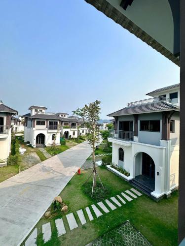 Gallery image of V3l05A Sonasea Vân Đồn in Quang Ninh
