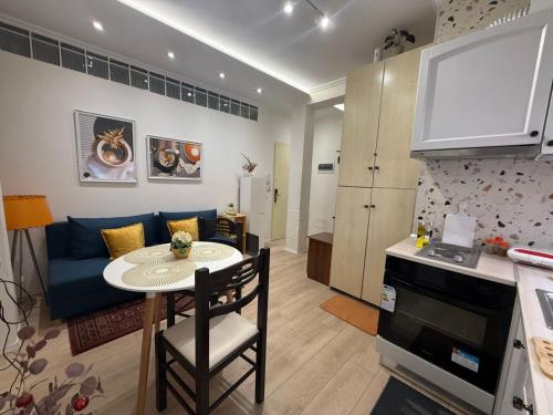 Myslym Shyri cozy lovely Central Orange Apt
