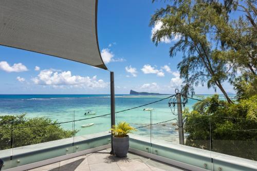 Luxury 3 bedroom beachfront apartment