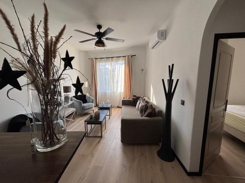 Luxury, newly renovated, 2-room apartment, Banana