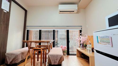 東雲夏~距京都站900米步行12分、近鄰東寺站150米步行2分，三室一廳兩衛浴二層獨棟~最多可住9人