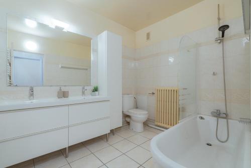 Grand logement moderne avec 4 chambres a Paris 15ᵉ