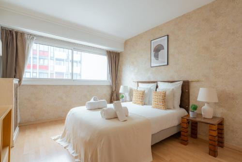 Grand logement moderne avec 4 chambres a Paris 15ᵉ