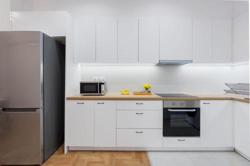Athina Serenity - 2B, Pangrati