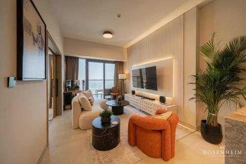 Brand New 1BR - Infinity Pool & Golf Views