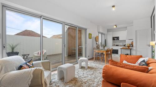 T3 moderne avec une grande terrasse, idéalement situé