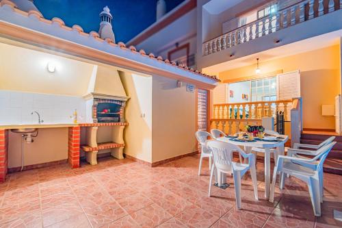 Villa Atlantis - Piscina e BBQ na Galé, Albufeira
