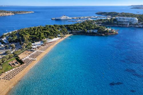 Seaside Escape with Balcony in Paleo Faliro