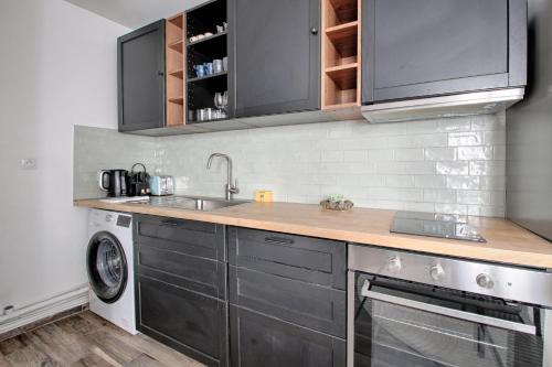 Unique Marais Location 1BR 4P by Melvane
