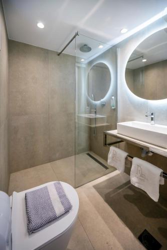 Vannituba majutusasutuses Palm Beach Hotel - Adults only