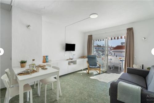 Ocean Breeze Penthouse Las Floritas