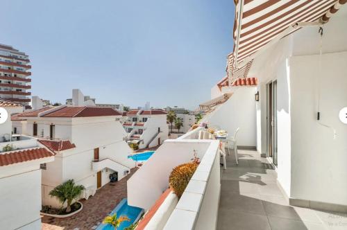 Ocean Breeze Penthouse Las Floritas