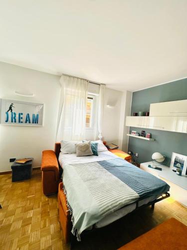Light Blue Home-Sempione Park-Metro M2-Brera