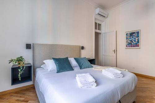 iFlat Classic roman palazzo Fons Trevi A15