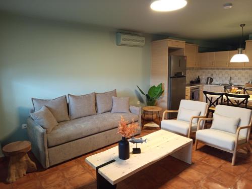 SteliosDimitra Seafront Guest House in Kantia