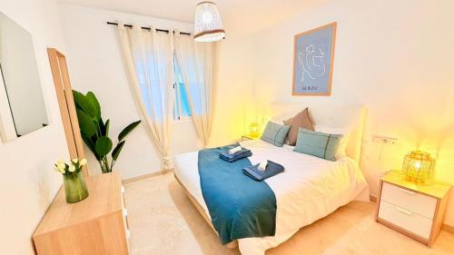 Room City Estepona M Mendez 2BR parking beach