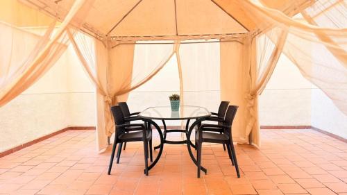 Room City Estepona M Mendez 2BR parking beach