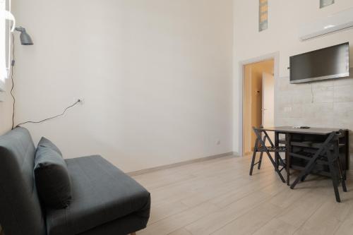 GuestHost - Cozy Loft with Mezzanine Milan