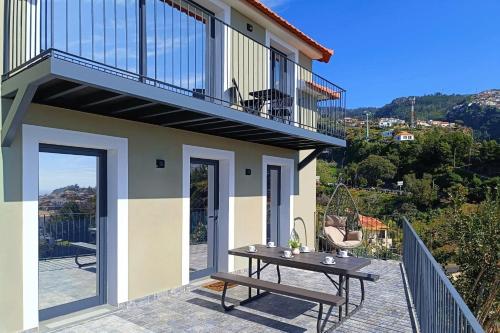 A View to Paradise – Spectacular Sea & Bay Views
