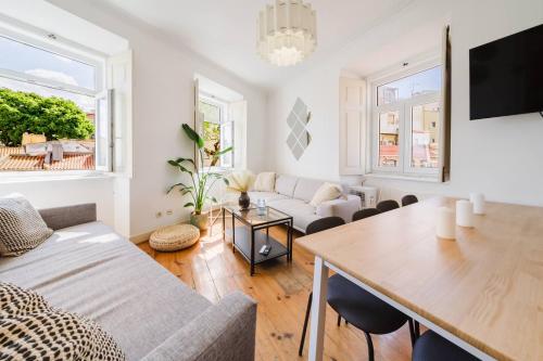 Alfama 4BR Retreat with River Views wAC