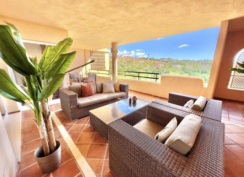 Penthouse with Sea and Golf Views 50m2 Terrace 2 Bedrooms 2 Bathrooms Elviria