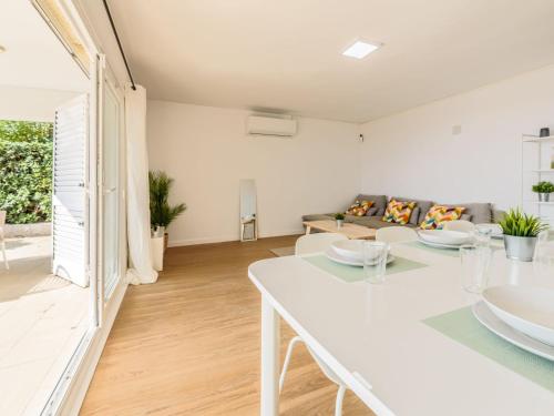 Apartment Del Sol by Interhome