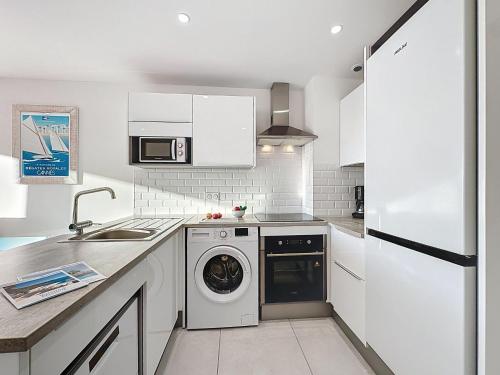 Apartment Le Golfe Vermeil-1 by Interhome
