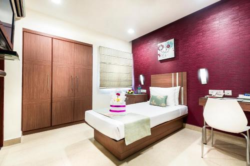 Imagem da galeria de The Lotus Apartment Hotel, Venkatraman Street em Chennai