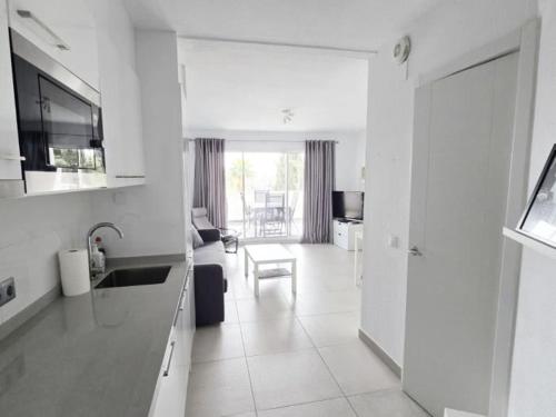 Stunning one bedroom Pueblo Evita. Sea views