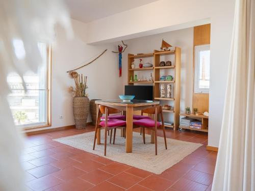 Charming Marina Apartment, Walk to Old Town #2001